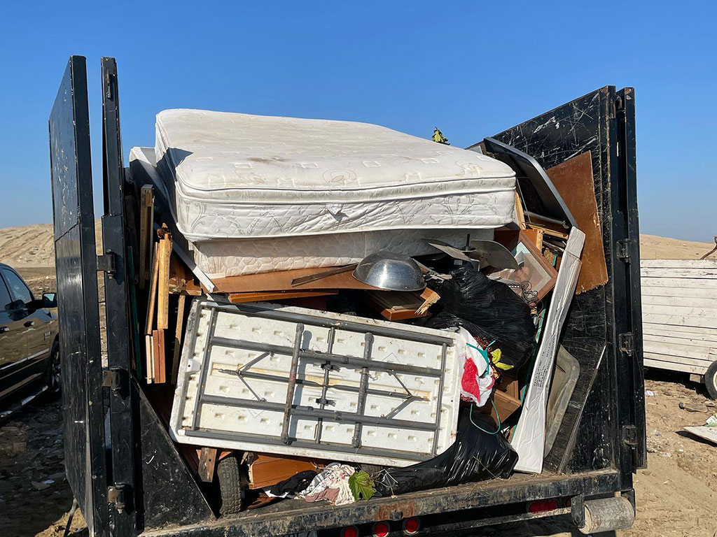 Junk removal services in Fresno project photo